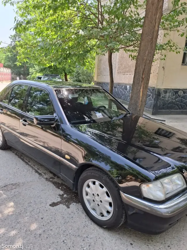 Mercedes-Benz C class 2000 · 2.0 MT