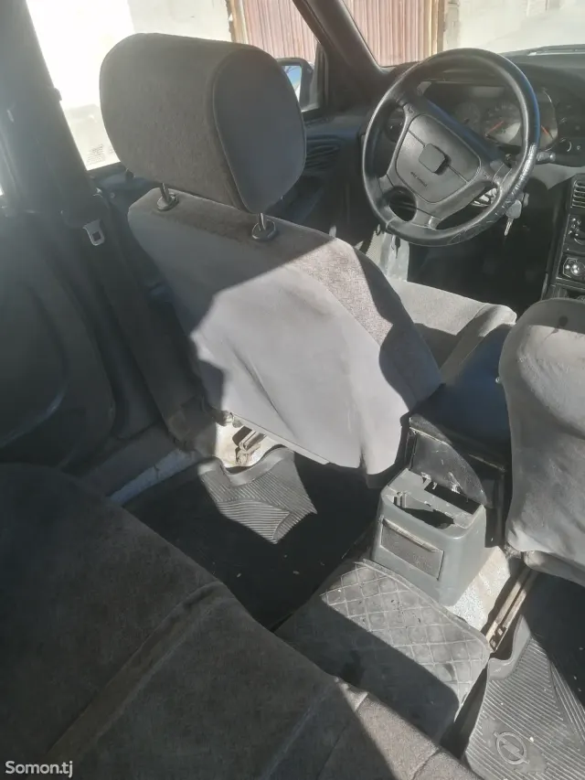 Daewoo Espero 1995 · 1.8 MT