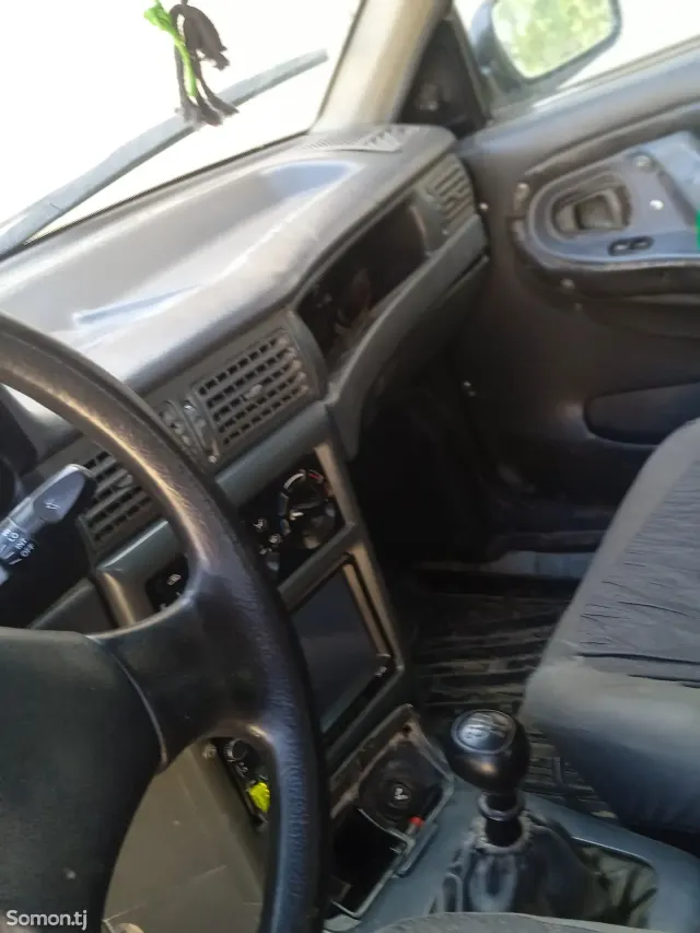 Daewoo Nexia 1996 · MT
