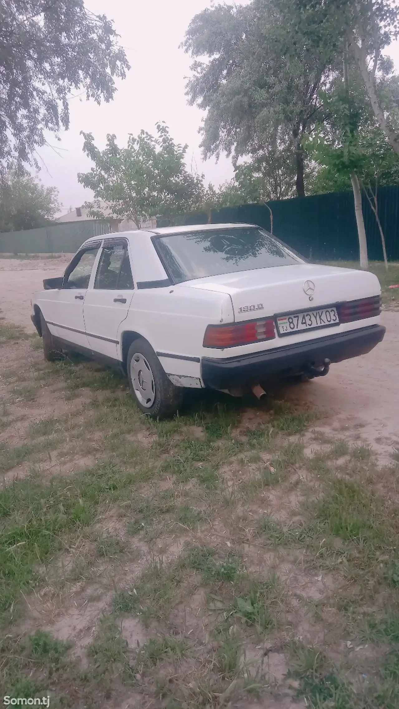 Mercedes-Benz W201 1985 · 2.0 MT