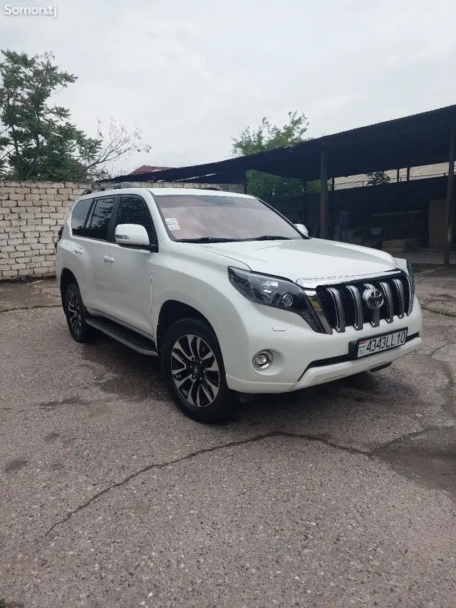 Toyota Land Cruiser Prado 2017 · 3.0 AT