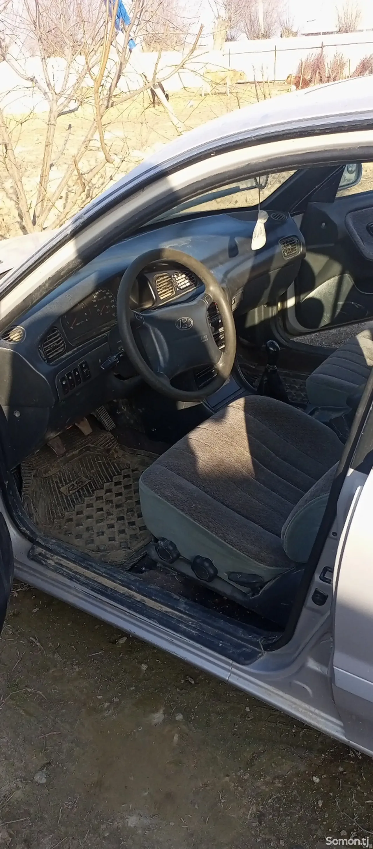 Hyundai Sonata 1994 · 1.8 MT