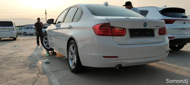 BMW 3 series 2015 · 2.0 AT