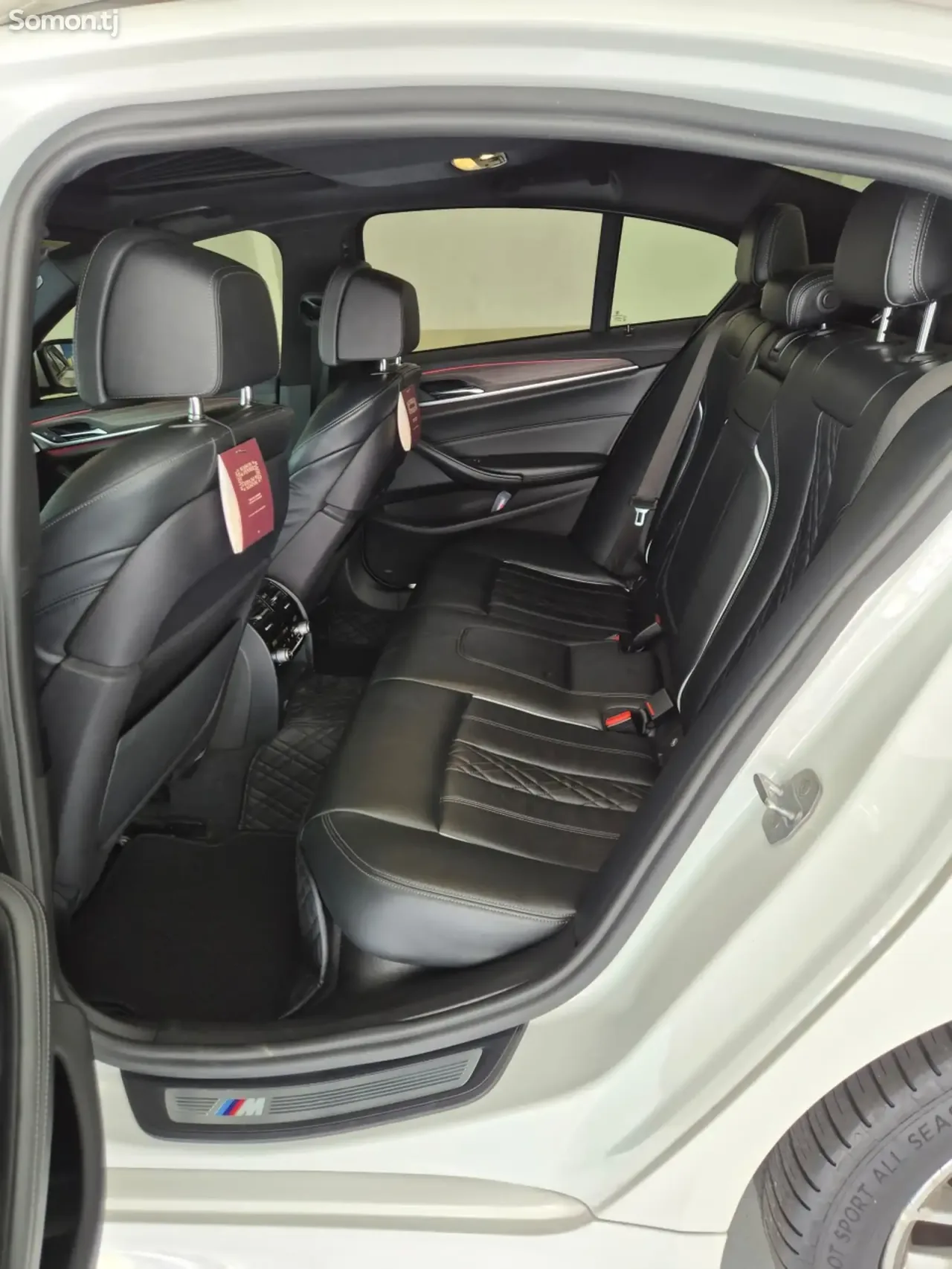 Toyota Camry 2011 · 1.6 MT