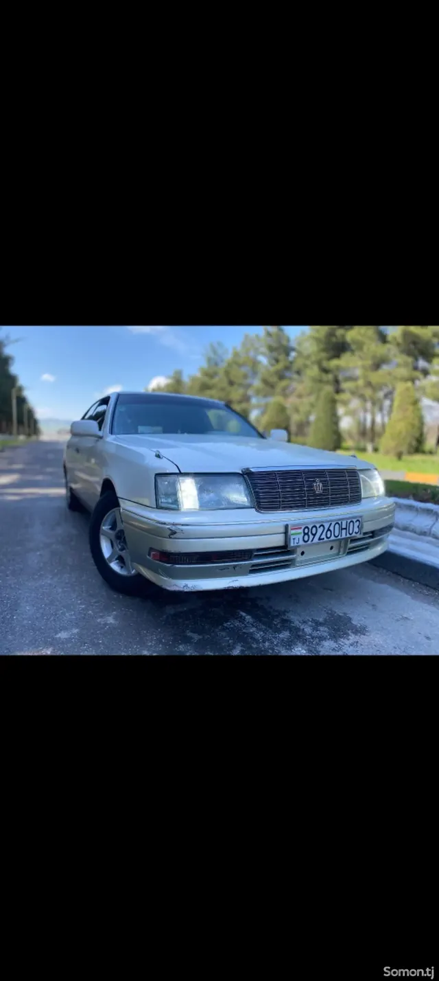 Toyota Crown 1995 · 2.5 AT