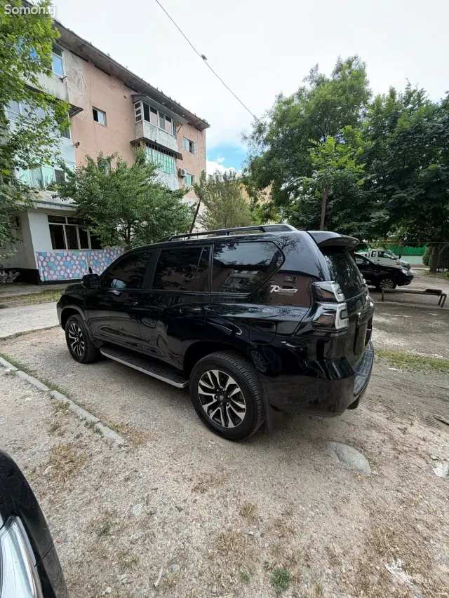 Toyota Land Cruiser Prado 2022 · 4.0 AT