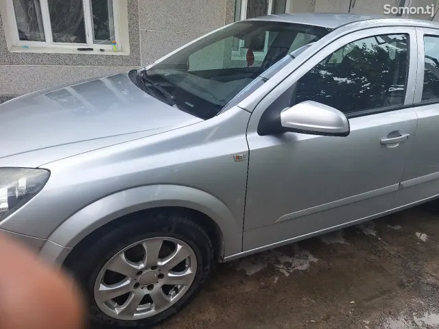 Opel Astra H 2007 · 1.8 AT