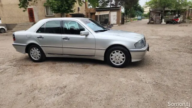 Mercedes-Benz C class 1995 · 1.8 MT
