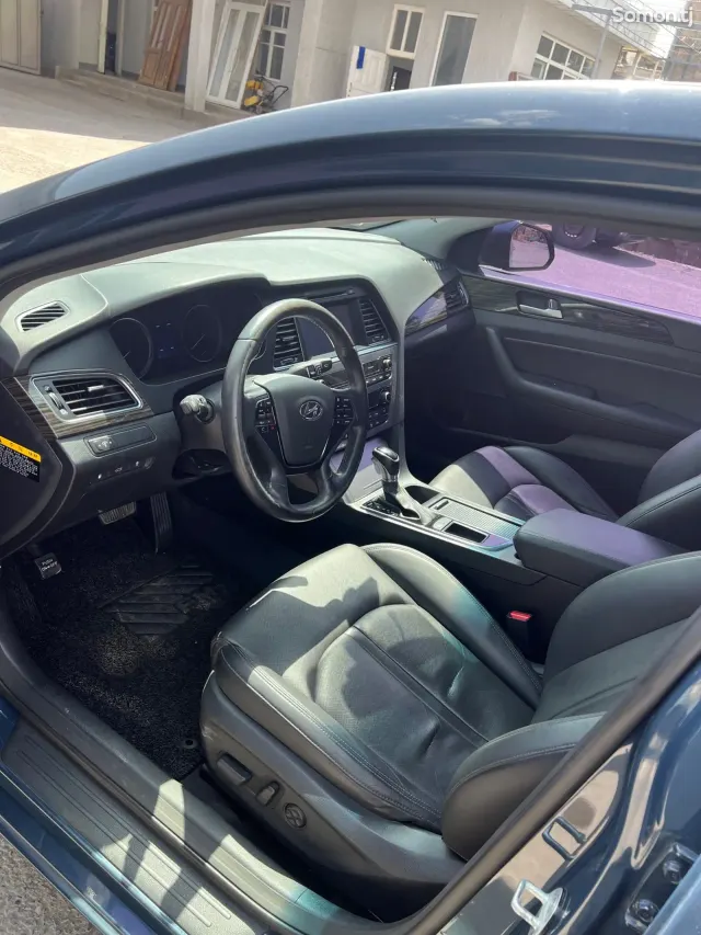 Hyundai Sonata 2015 · 2.0 AT