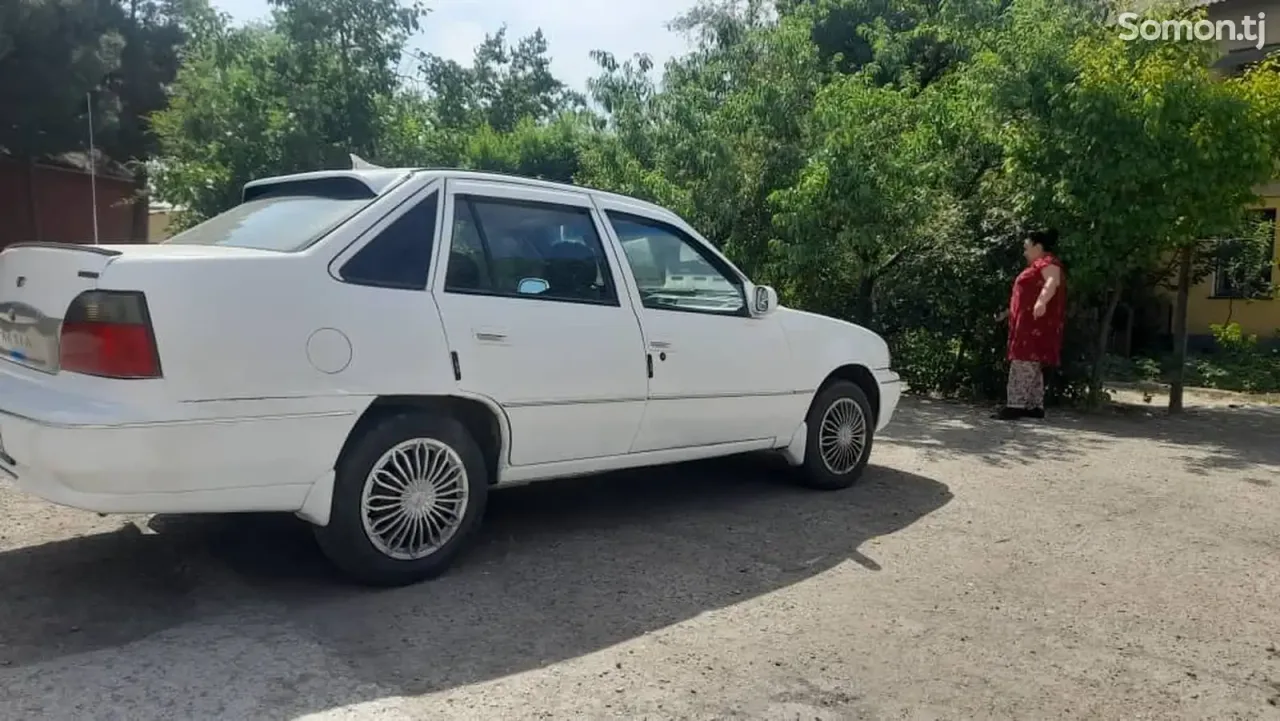 Daewoo Nexia 1995 · 1.5 MT