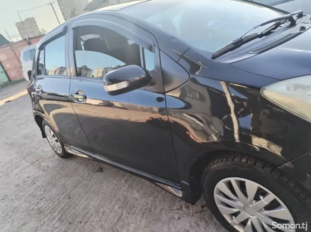 Toyota Vitz 2009 · 1.5 AT