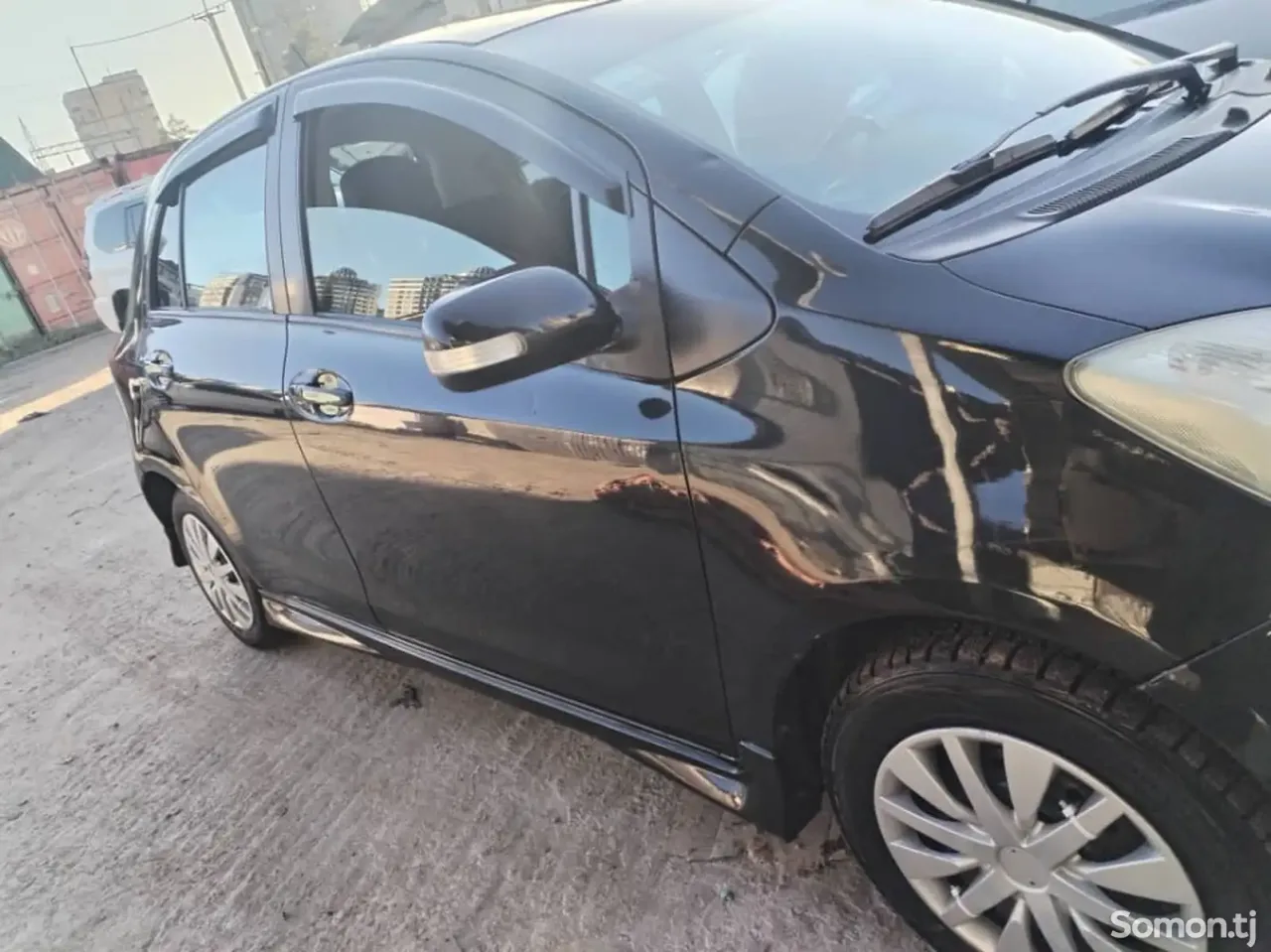 Toyota Vitz 2009 · 1.5 AT