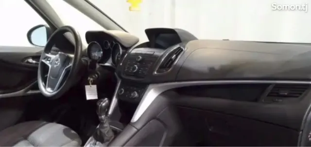 Opel Zafira 2016 · 1.4 MT