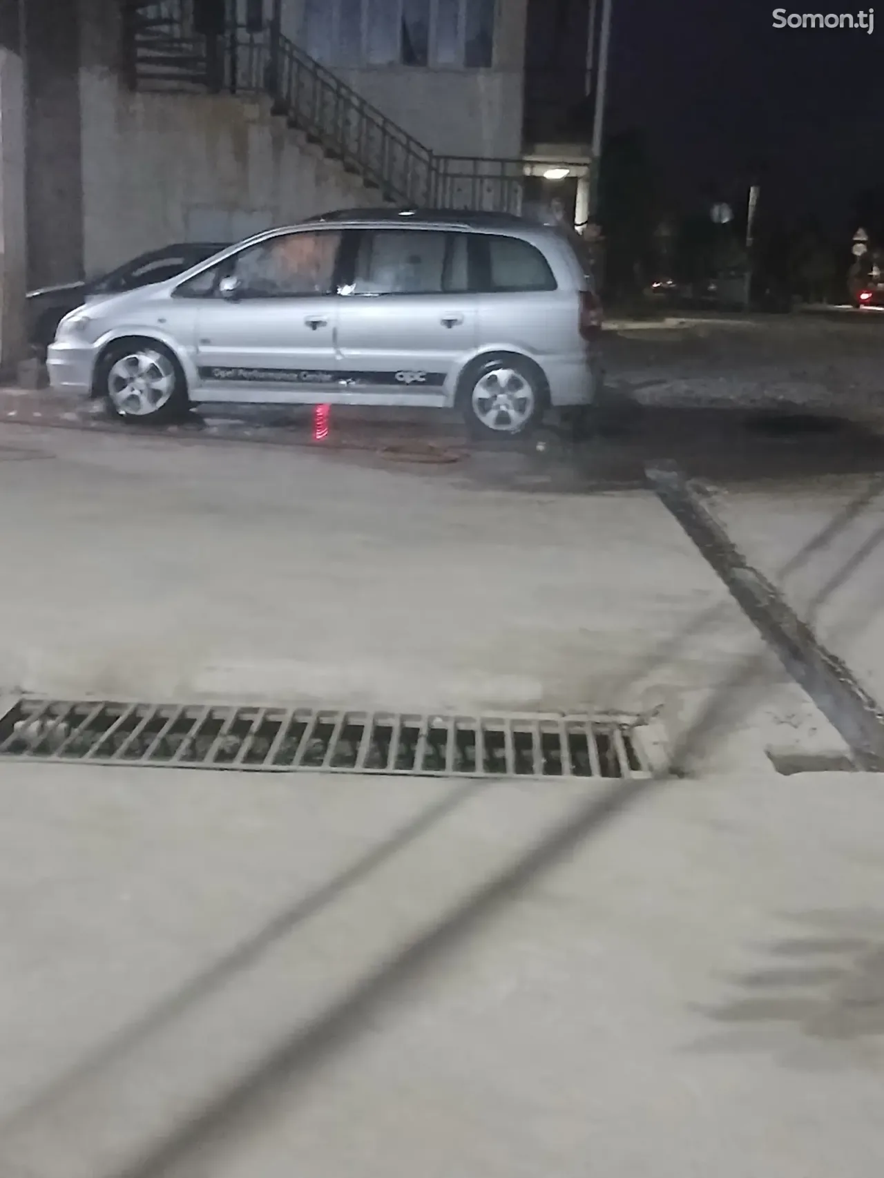 Opel Zafira 2005 · 1.8 MT