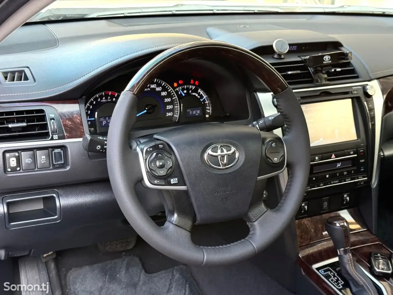 Toyota Camry 2016 · 2.5 AT