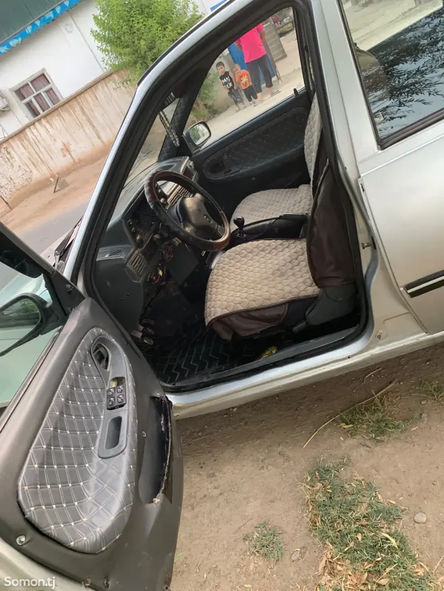 Daewoo Nexia 1996 · 1.6 MT