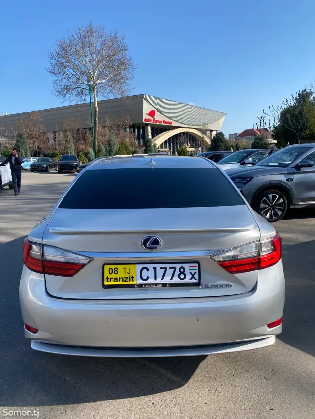 Lexus ES series 2015 · 3.0 AT