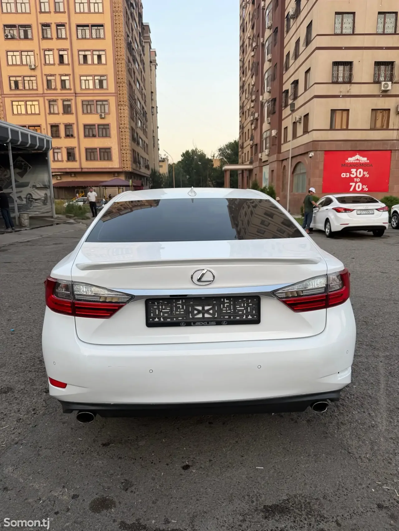 Lexus ES series 2014 · 3.5 AT