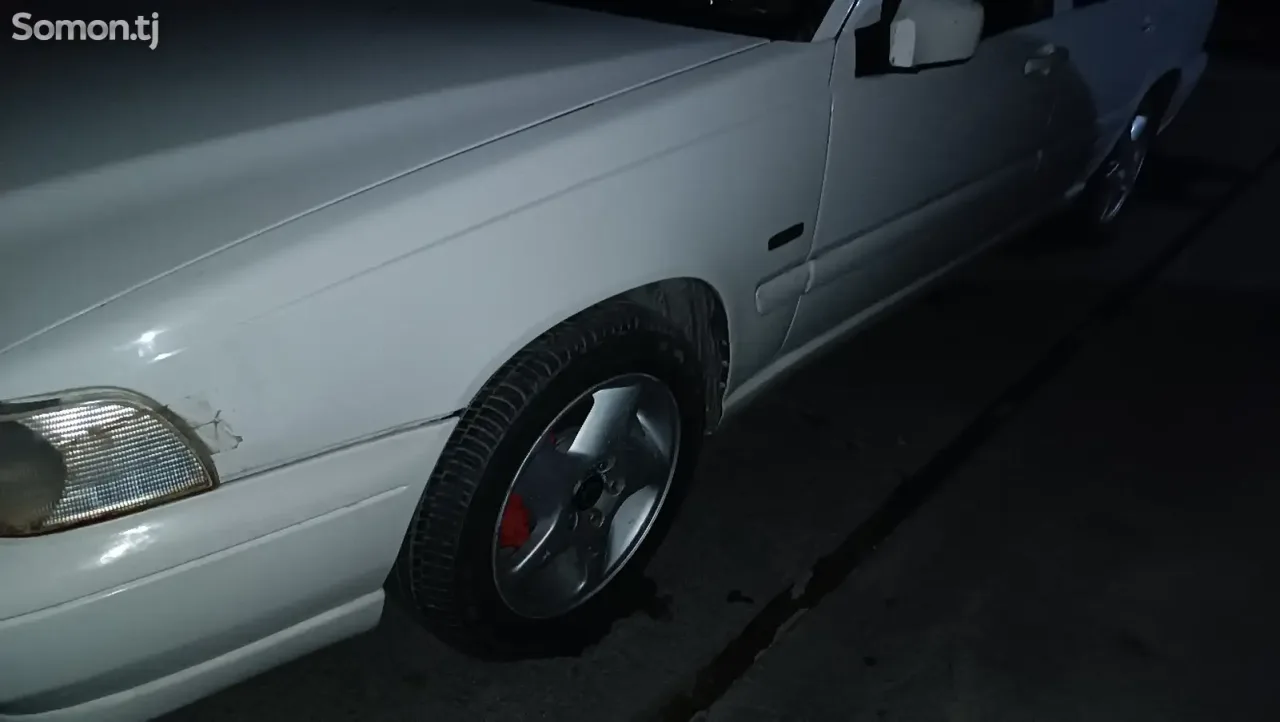 Volvo S70 1998 · 2.4 MT