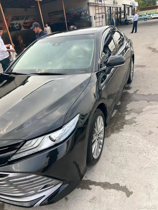 Toyota Camry 2019 · 2.5 AT