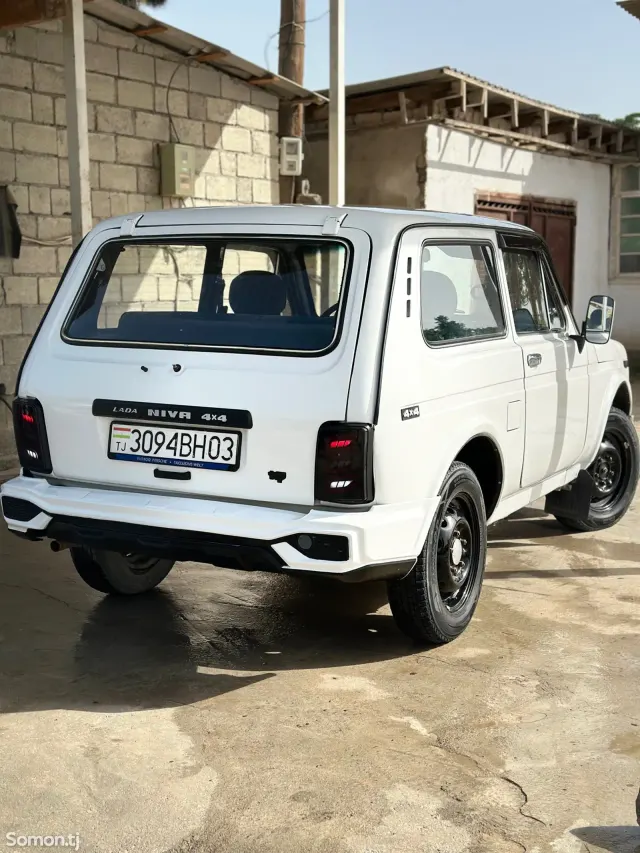 Lada (ВАЗ) Нива 1997 · 1.7 MT
