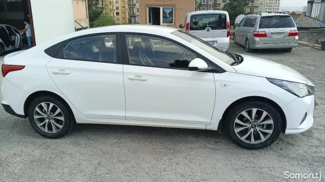 Hyundai Accent 2021 · 1.6 AT