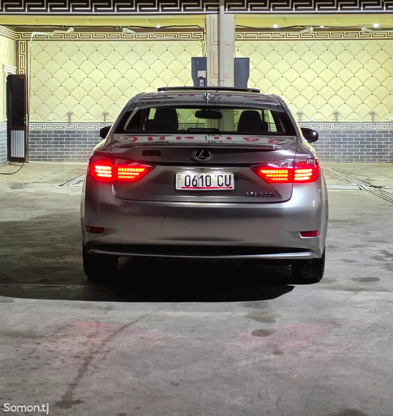 Lexus ES series 2015 · 2.5 AT