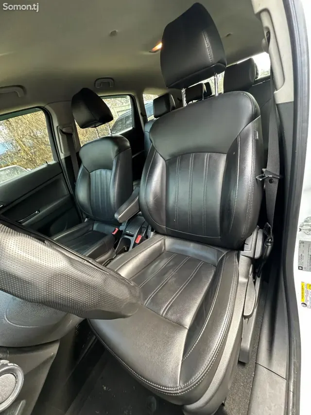 Chevrolet Orlando 2015 · 1.6 AT