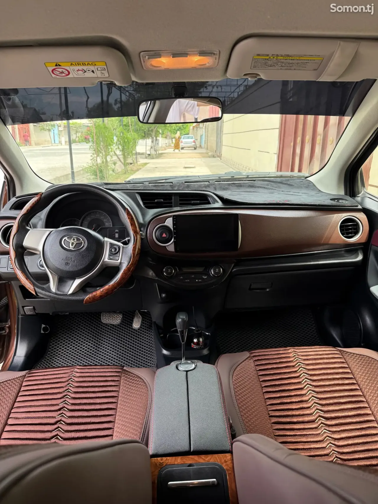 Toyota Vitz 2014 · 1.3 AT