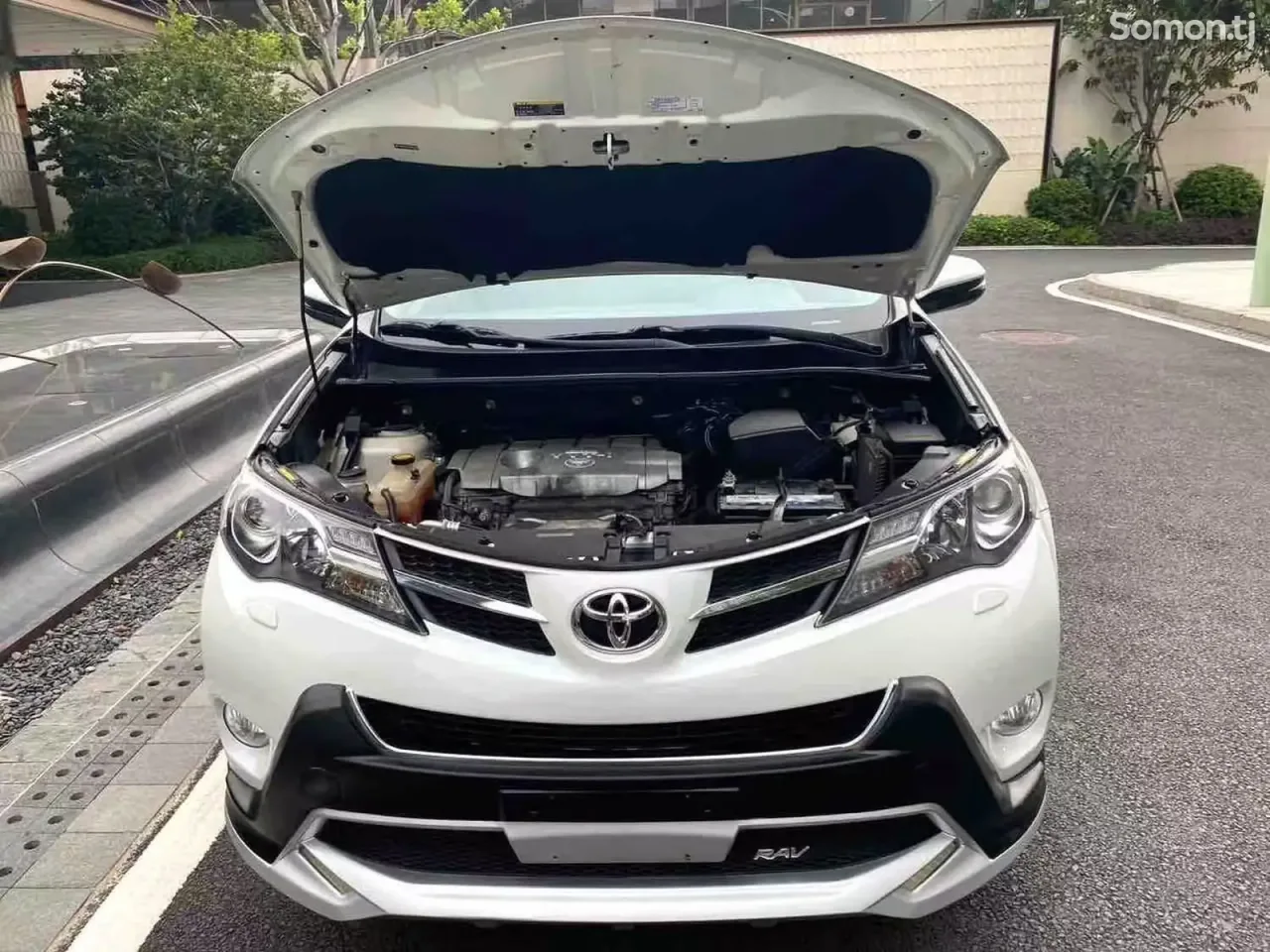 Toyota RAV 4 2015 · 2.5 AT