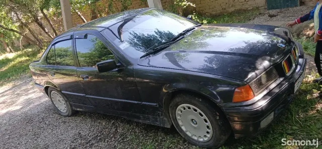 BMW 3 series 1993 · 1.8 MT
