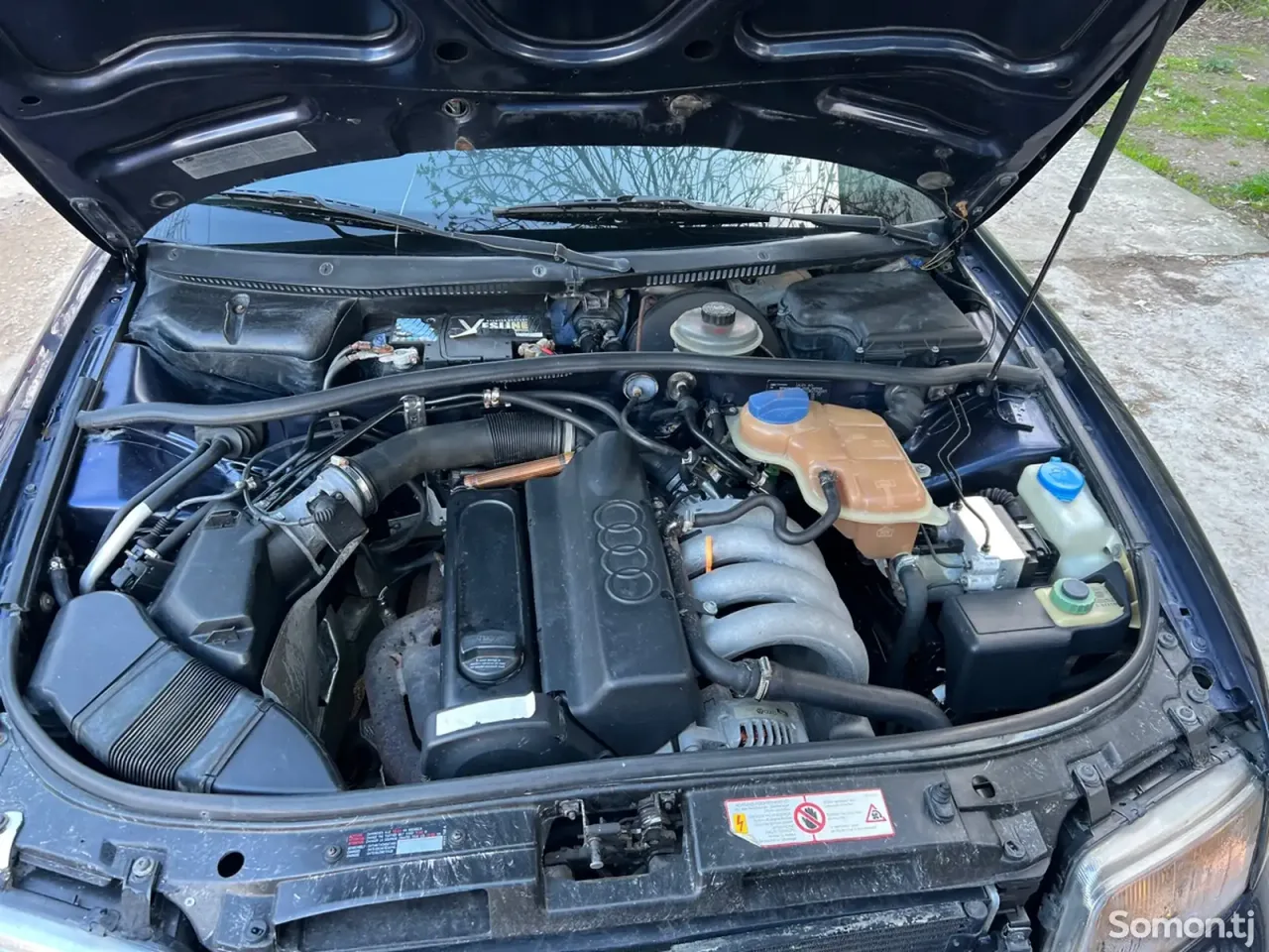 Audi A4 1996 · 2.0 MT