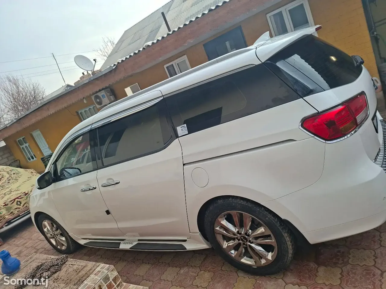 Kia Carnival 2014 · 2.2 AT