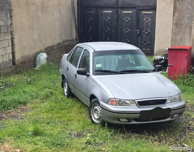 Daewoo Nexia 1995 · 1.6 MT