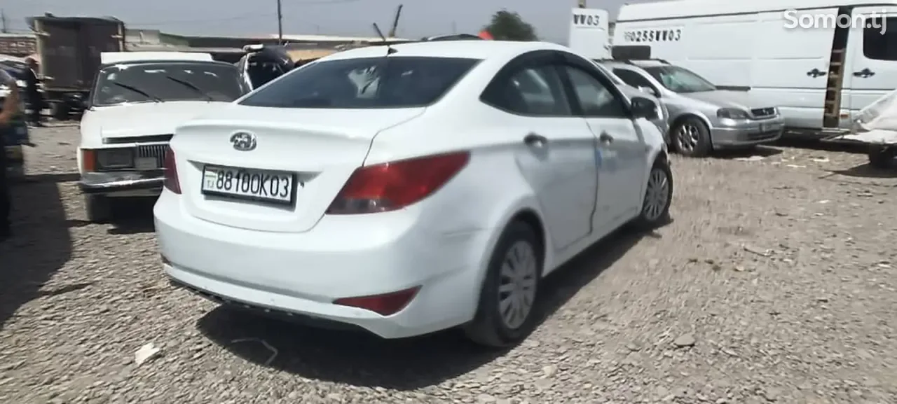 Hyundai Solaris 2016 · 1.4 MT