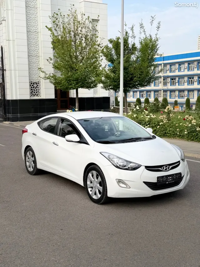 Hyundai Avante 2011 · 1.6 AT