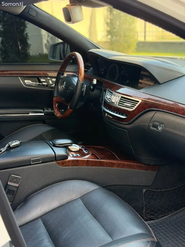 Mercedes-Benz S class 2012 · 3.5 AT
