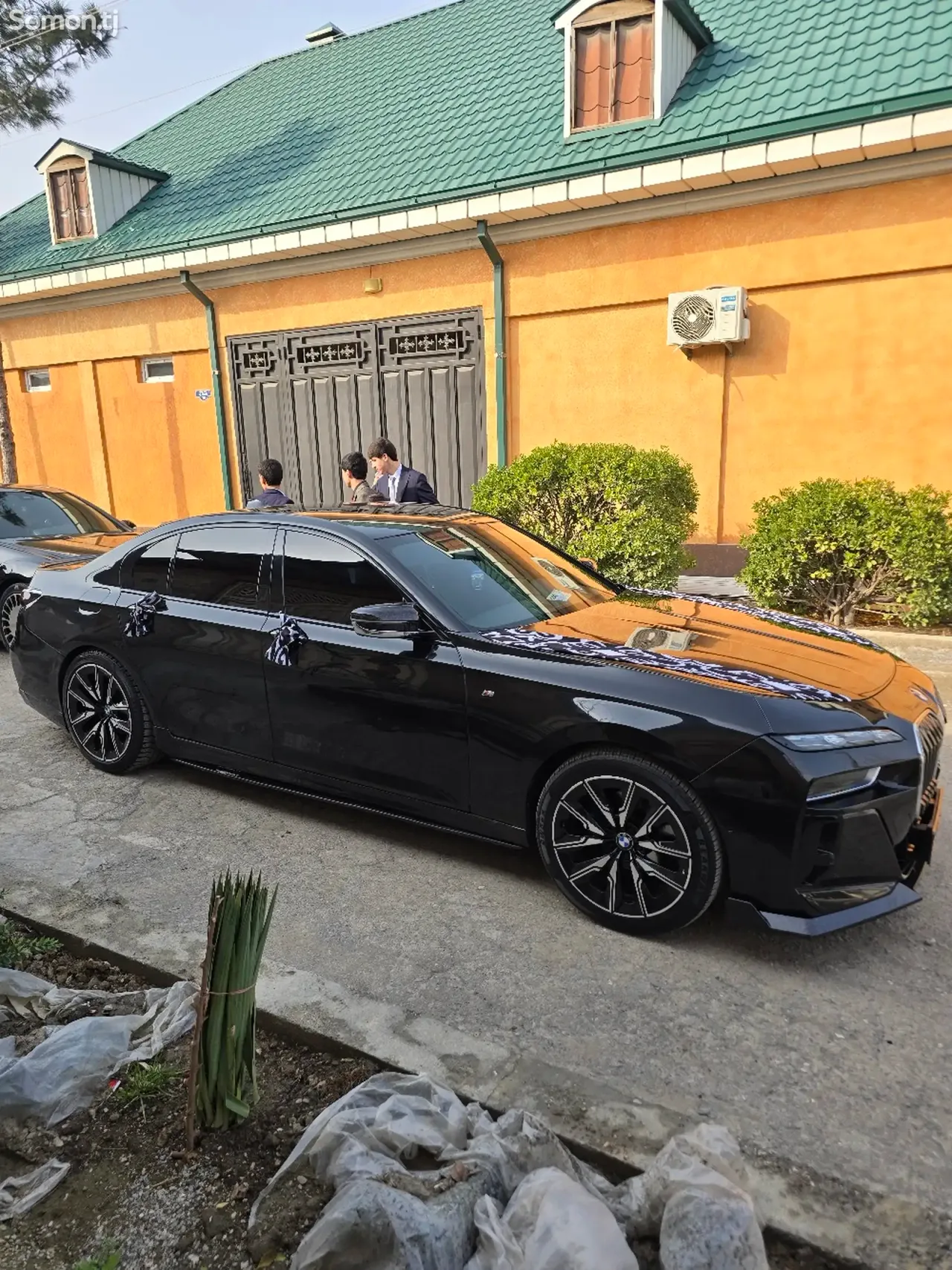 BMW 7 series 2011 · 3.0 AT