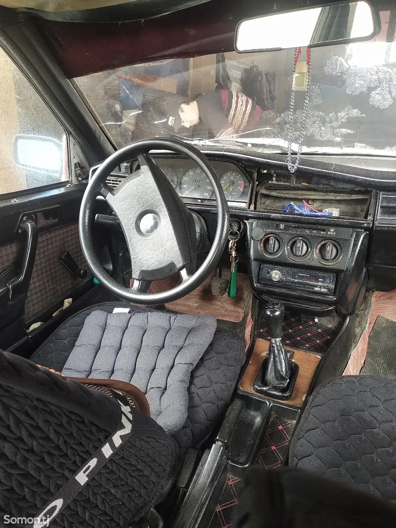 Mercedes-Benz W124 1987 · 2.0 MT
