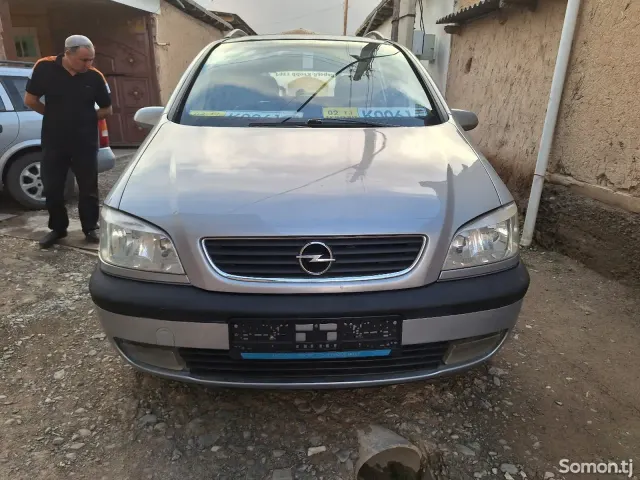 Opel Zafira 1999 · 1.8 MT