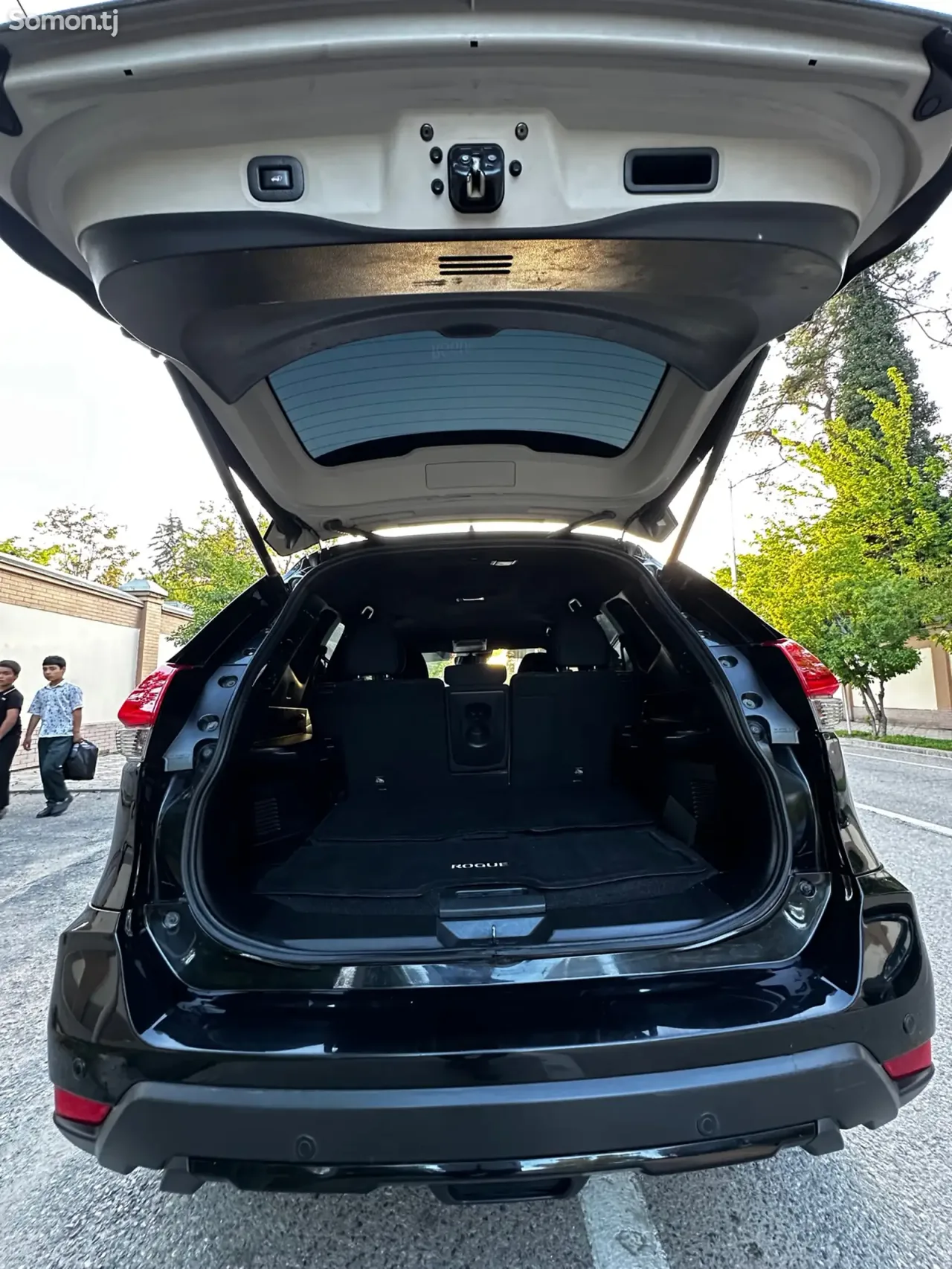 Nissan Rogue 2020 · 2.5 AT