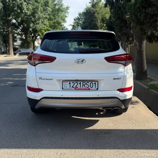 Hyundai Tucson 2016 · 2.0 AT