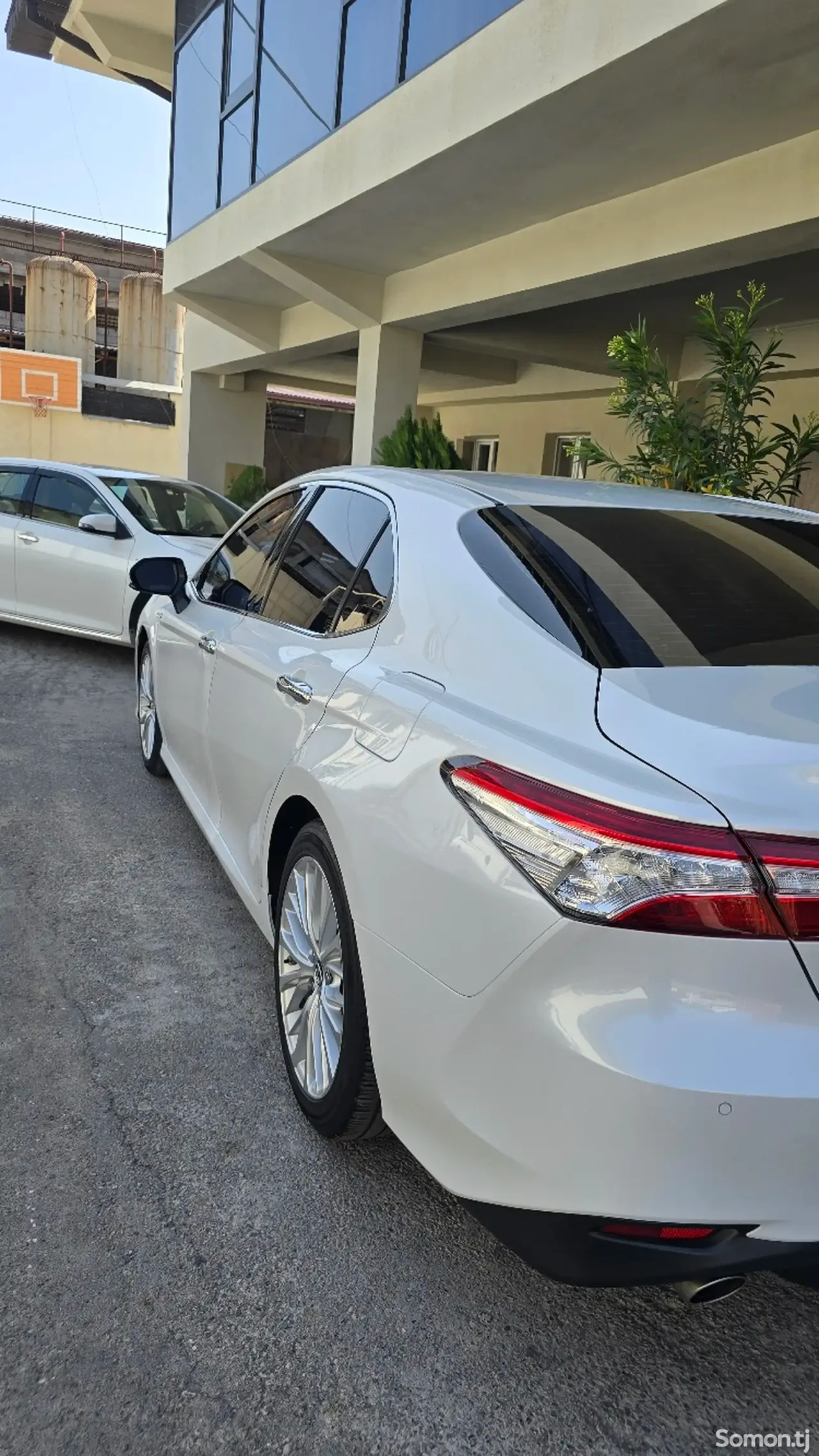 Toyota Camry 2018 · 2.5 AT