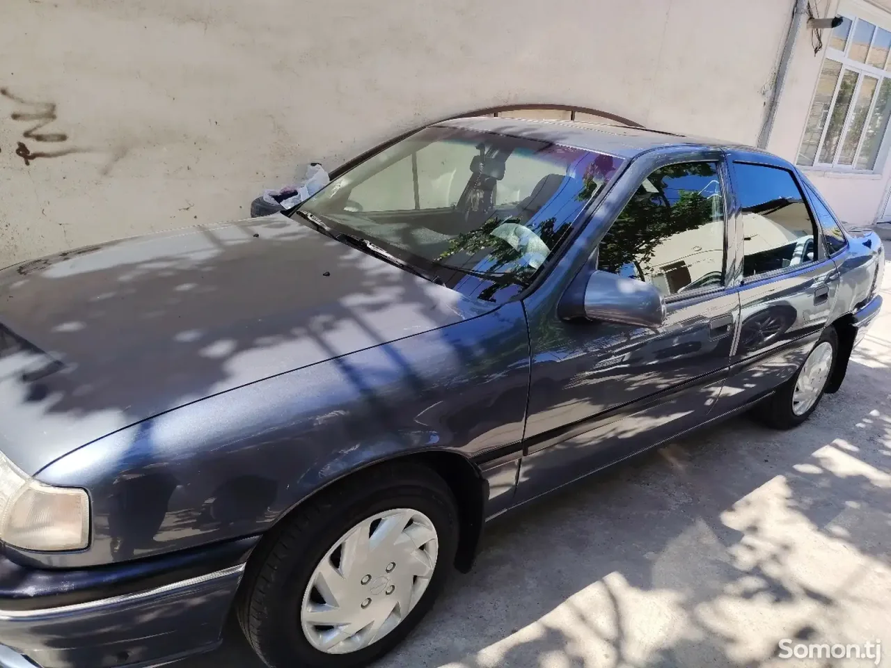 Opel Vectra A 1995 · 1.6 MT