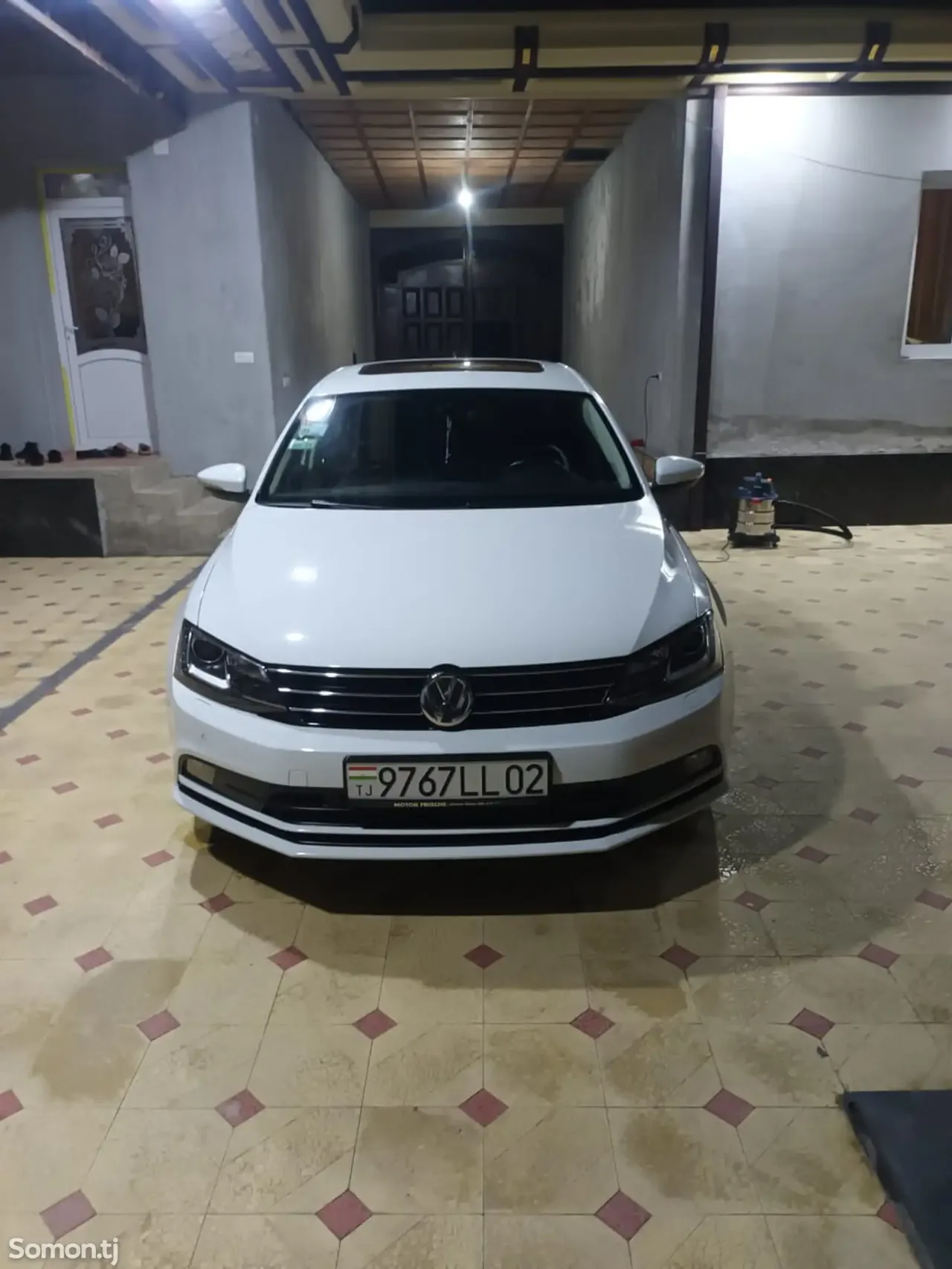 Volkswagen Jetta 2015 · 2.0 AT