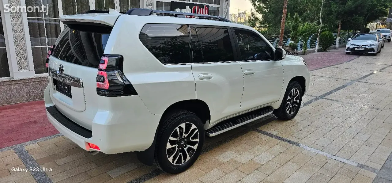 Toyota Land Cruiser Prado 2019 · 2.8 AT