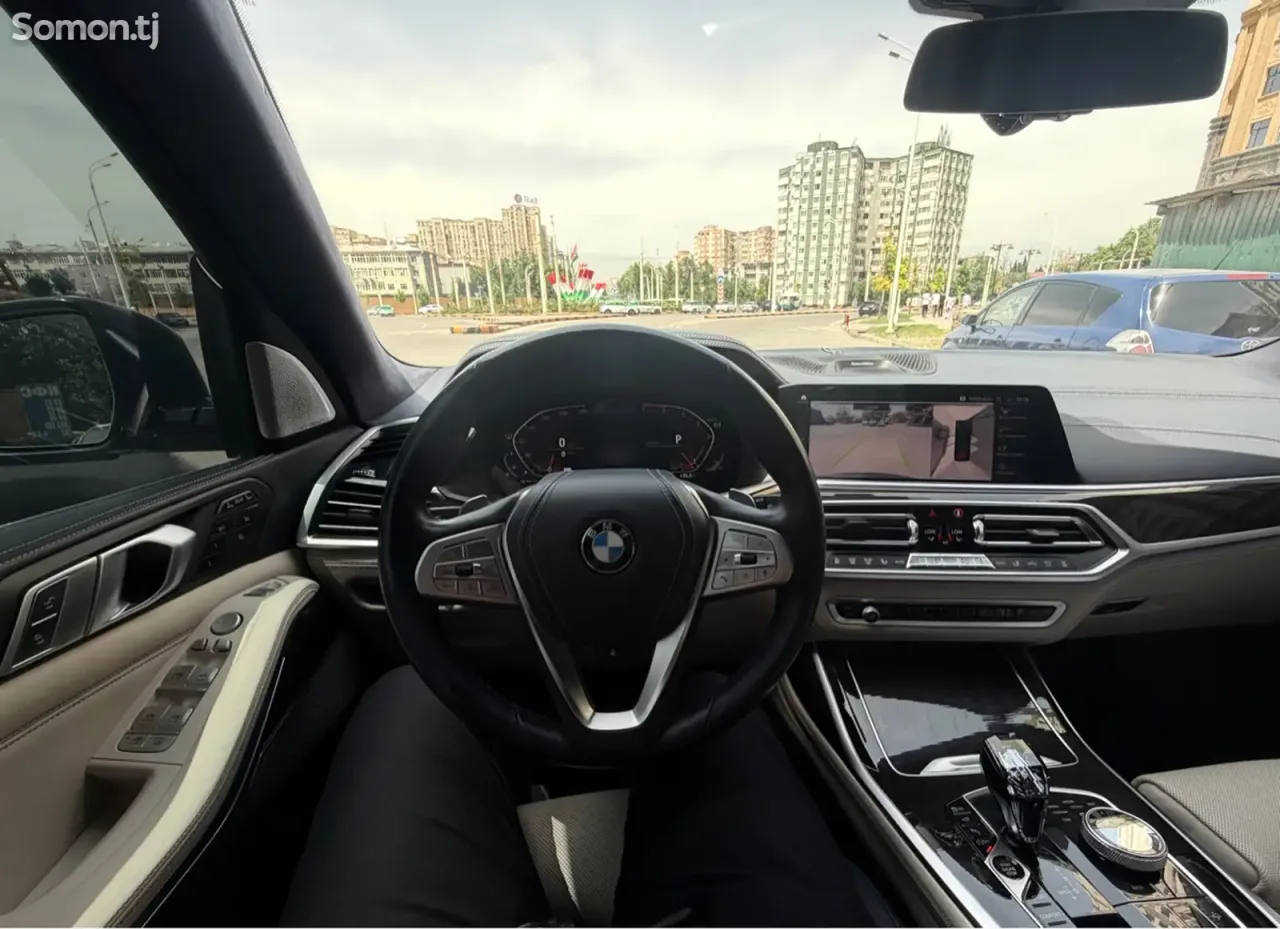 BMW X7 2019 · 4.4 AT