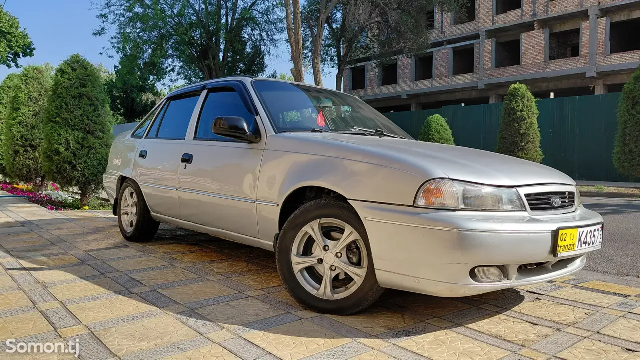 Daewoo Nexia 1995 · 1.6 MT