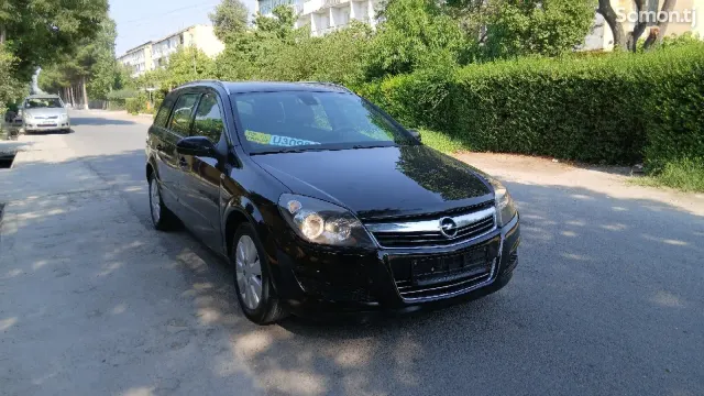 Opel Astra H 2008 · 1.9 MT