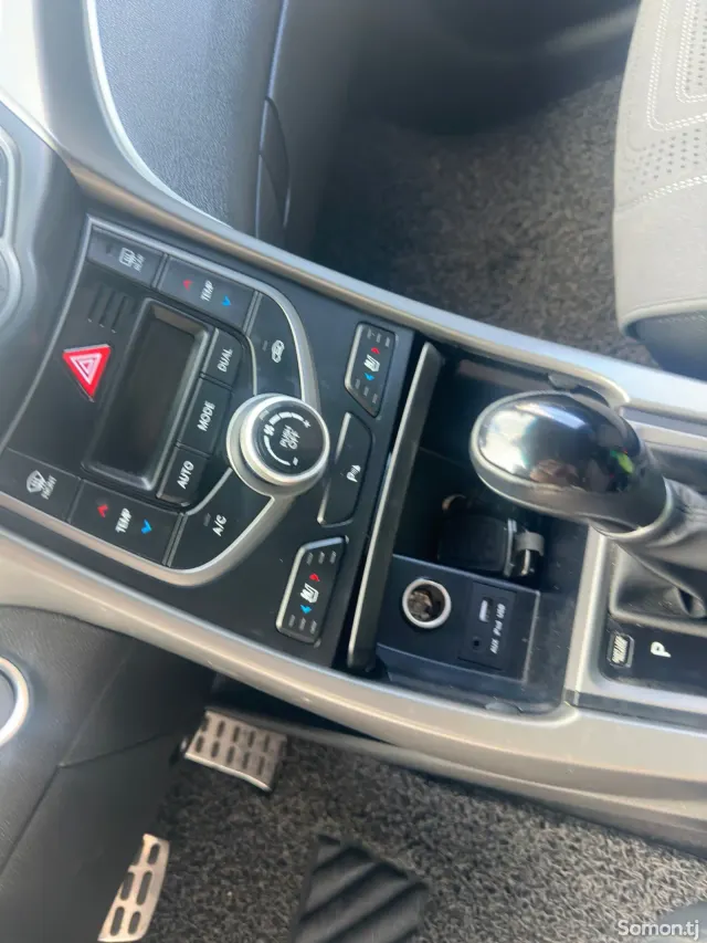 Hyundai Avante 2015 · 1.6 AT